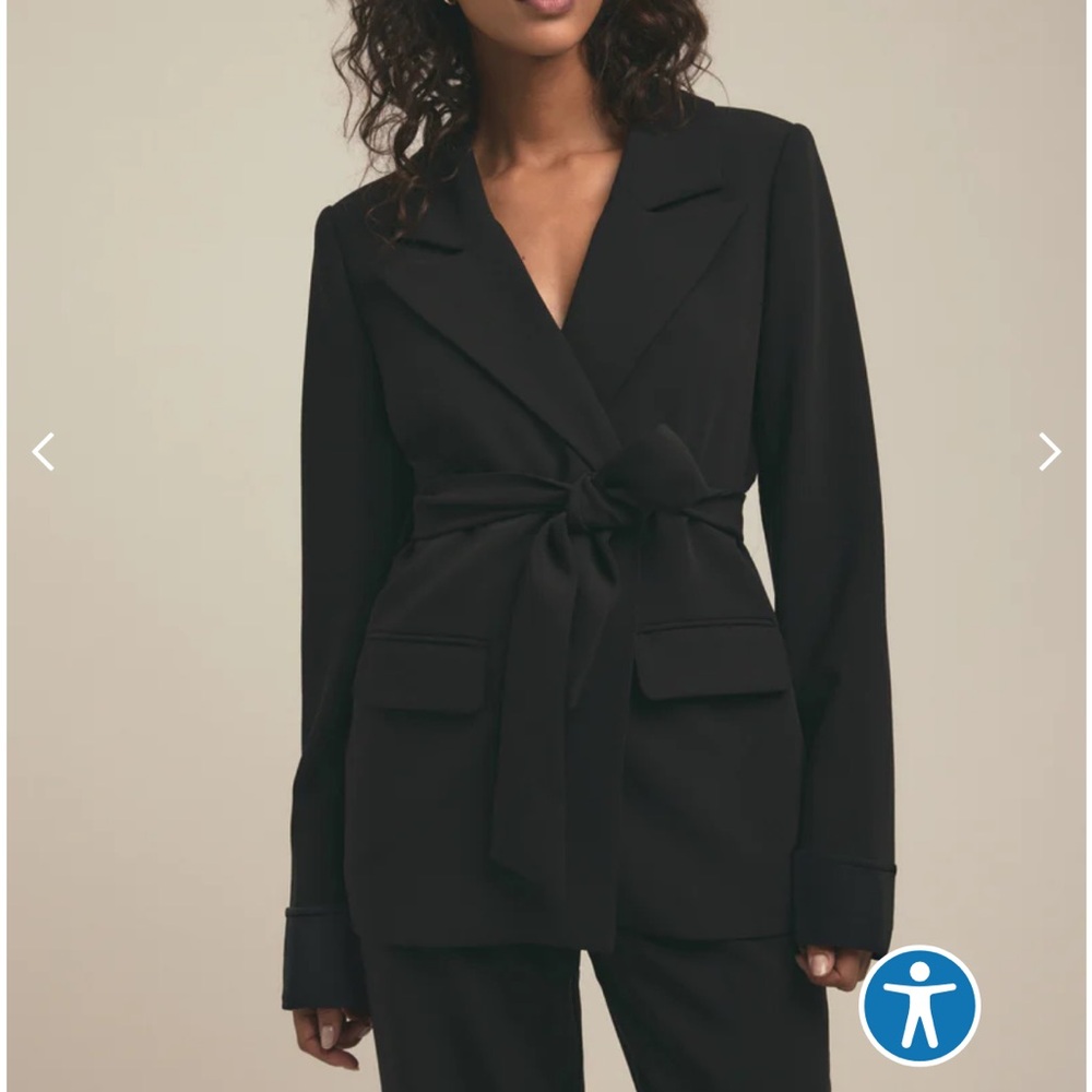 Elegant Favorite Daughter Adrienne belted Black Blazer in EUC